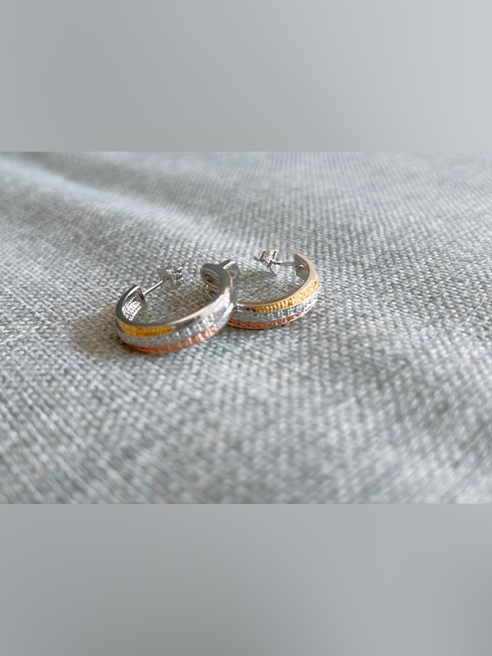 14k Tri Color Gold 3mm Thickness Diamond-Cut Hoop Earrings - Picture 4 of 6